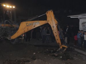 Cizre'de hendekler Belediye tarafından tek tek kapatılıyor!