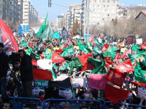 Diyarbakır'da dev miting!Cherlie Hebdo protesto edildi