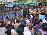 Siirt'te Polis İle Göstericiler Arasında Gerginlik