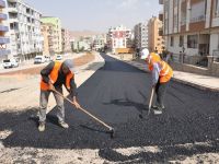 Siirt Belediyesi Yol Asfaltlama Çalışmasını Sürdürüyor