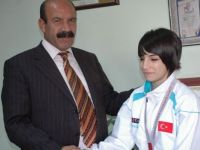 Siirtli Güreşçi Evin Demirhan Türkiye birincisi oldu