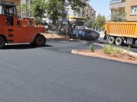 İhsan Tan Kavşağı'nda asfaltlama çalışması