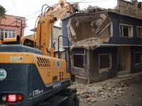 Siirt'te Tehlike Arz Eden Binalar Yıkılıyor
