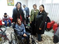 Vali Atik’in Eşi Fulya Atik, Engelsiz Yaşam Merkezinde Kalan Engelli Vatandaşları Ziyaret Etti