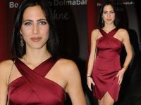 Zehra Giydiği Cesur Kıyafetiyle Nefes Kesti!