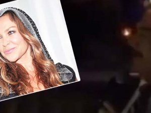 ŞOK!Orhan Gencebay Hülya Avşar'ın popusuna şapalak attı