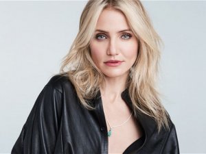 Kendisinden 7 yaş küçük sevgilisiyle dünya evine girdi