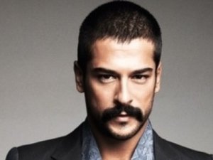 Burak Özçivit'in yeni sevgisi belli oldu
