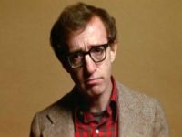 Duayen yönetmen Woody Allen'den bir ilk