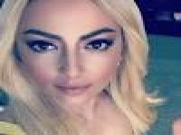 Hadise Gögüs Dekolteli Frikikli Kostümlü Elbisesi adeta sosyal medyayı çalkaladı