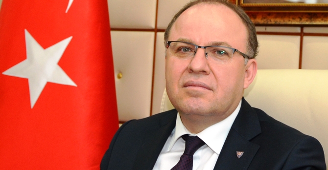 Vali Tutulmaz, tüm vatandaşları 4. Siirt kitap fuarına davet etti