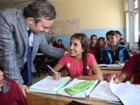 Başkan Vekili Taşkın’dan Öğrencilere Kırtasiye Yardımı