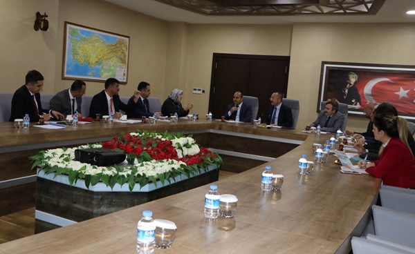 Vali Atik, Halk Günü’nde Sorunları Dinledi
