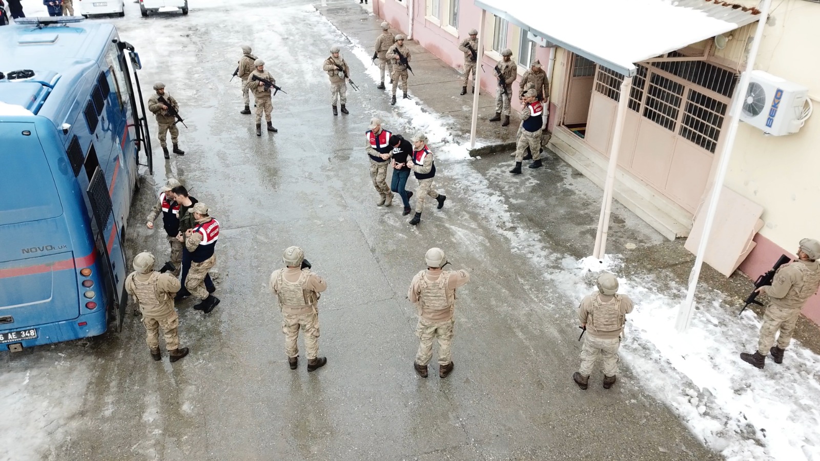 Siirt'te Jandarma'dan gerçeği aratmayan tatbikat