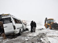 Yozgat Sorgun'da Öğretmen servisi devrildi .. 12 Öğretmen ..