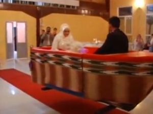 Düğünde Karadeniz işi konuk selamlama