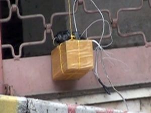 Gülsuyu'nda Bomba Süsü Verilmiş Paket Paniği