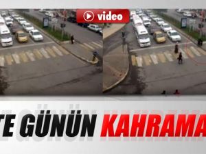 "İnsanlık Ölmemiş" Dedirten Görüntü!