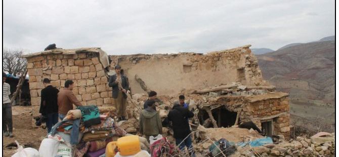 Siirt'te 2 katlı ev çöktü