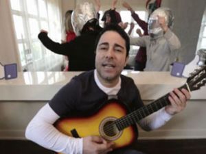 Atilla Taş'tan Sevgililer Gününe Özel Şarkı!